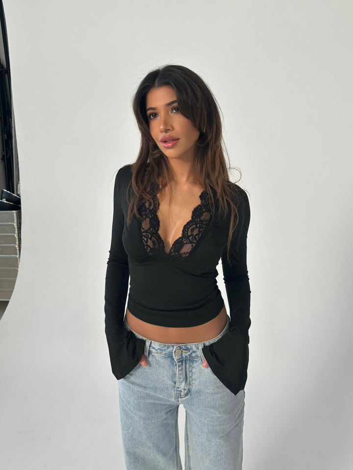 CLARA | HAUT EN DENTELLE