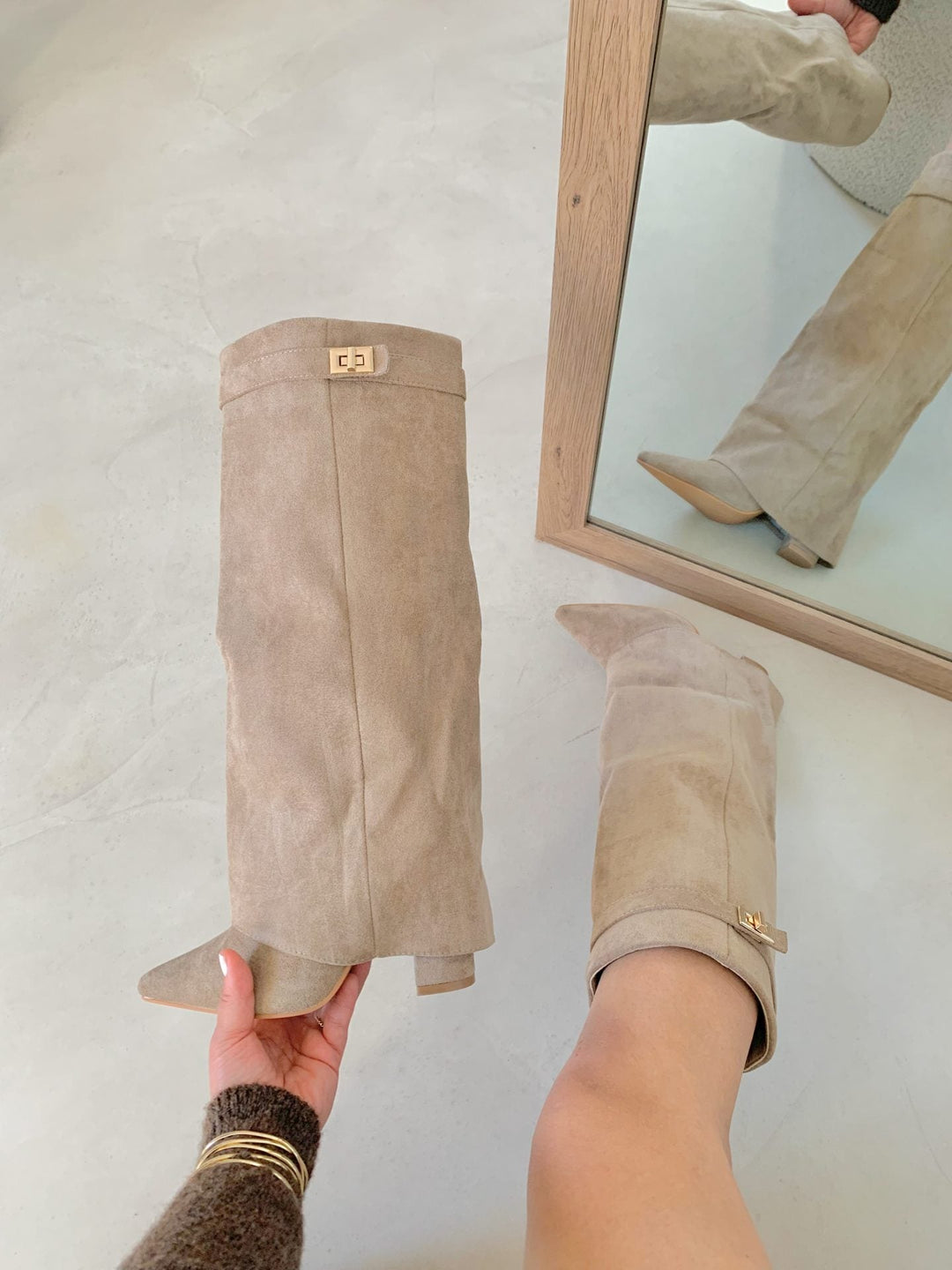 Crème Luxe - Bottes Vegans Hautes en Suédine